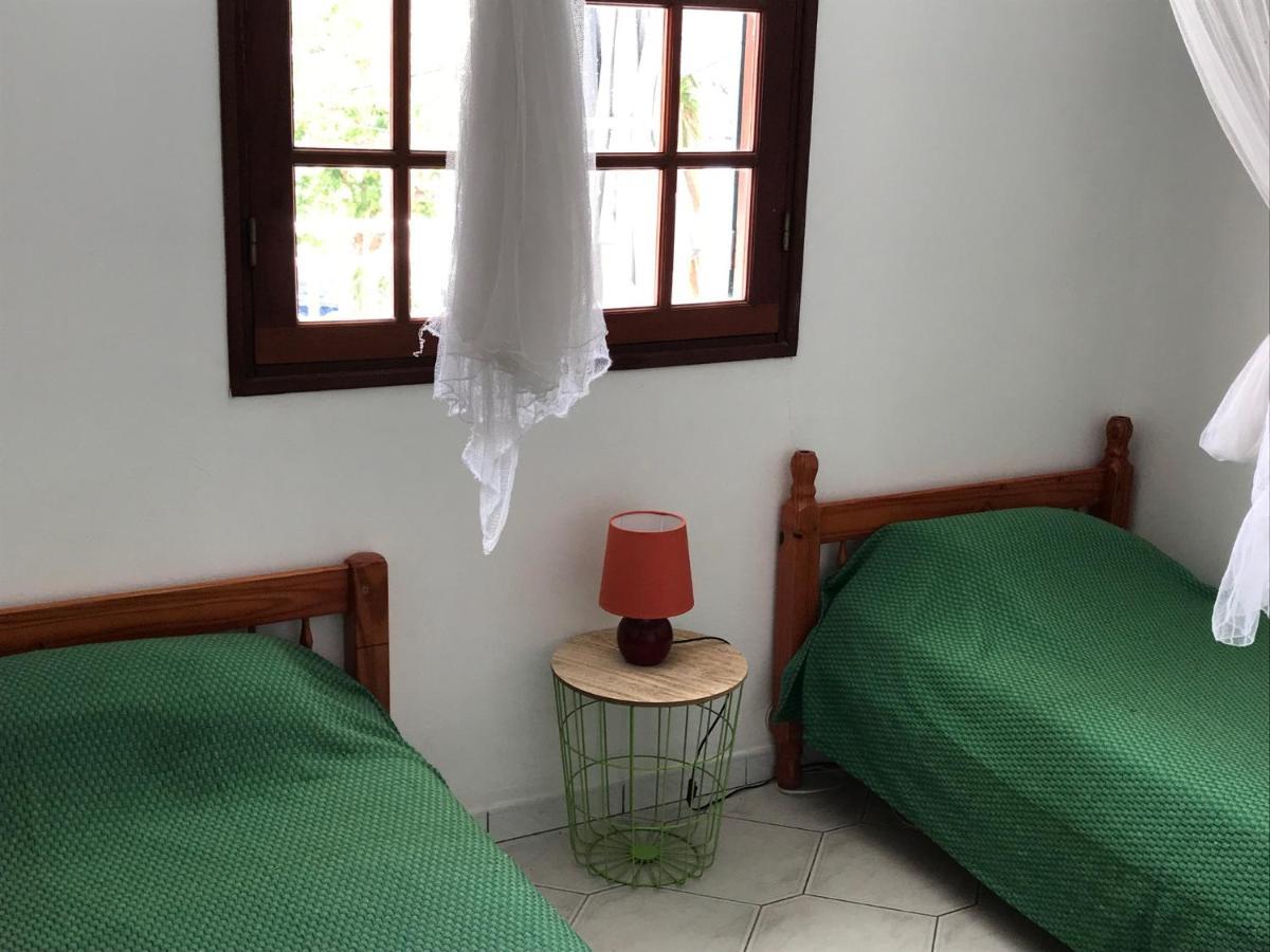 Case A Lili, Joli Haut De Villa Face A La Mer Dans Le Bourg. Тер-де-О Экстерьер фото